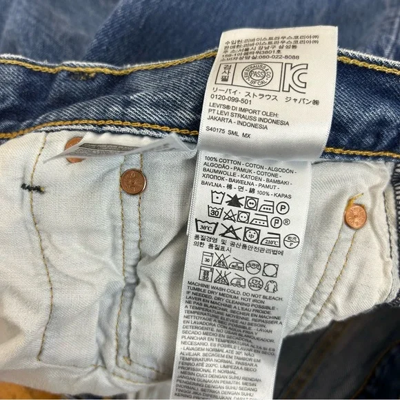 Levi’s 501 32x34 Classic Blue Denim Jeans - Picture 11 of 12